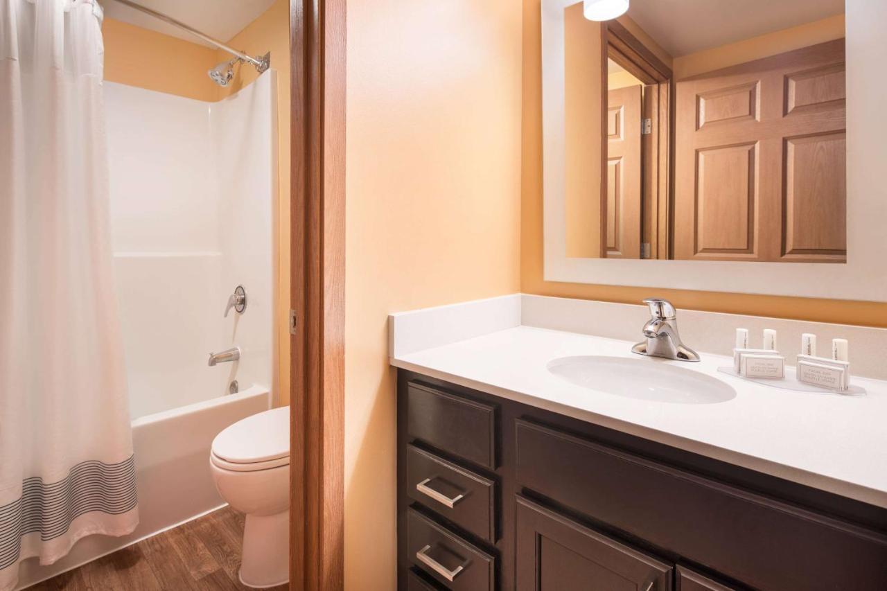 Sonesta Simply Suites Seattle Renton Bagian luar foto