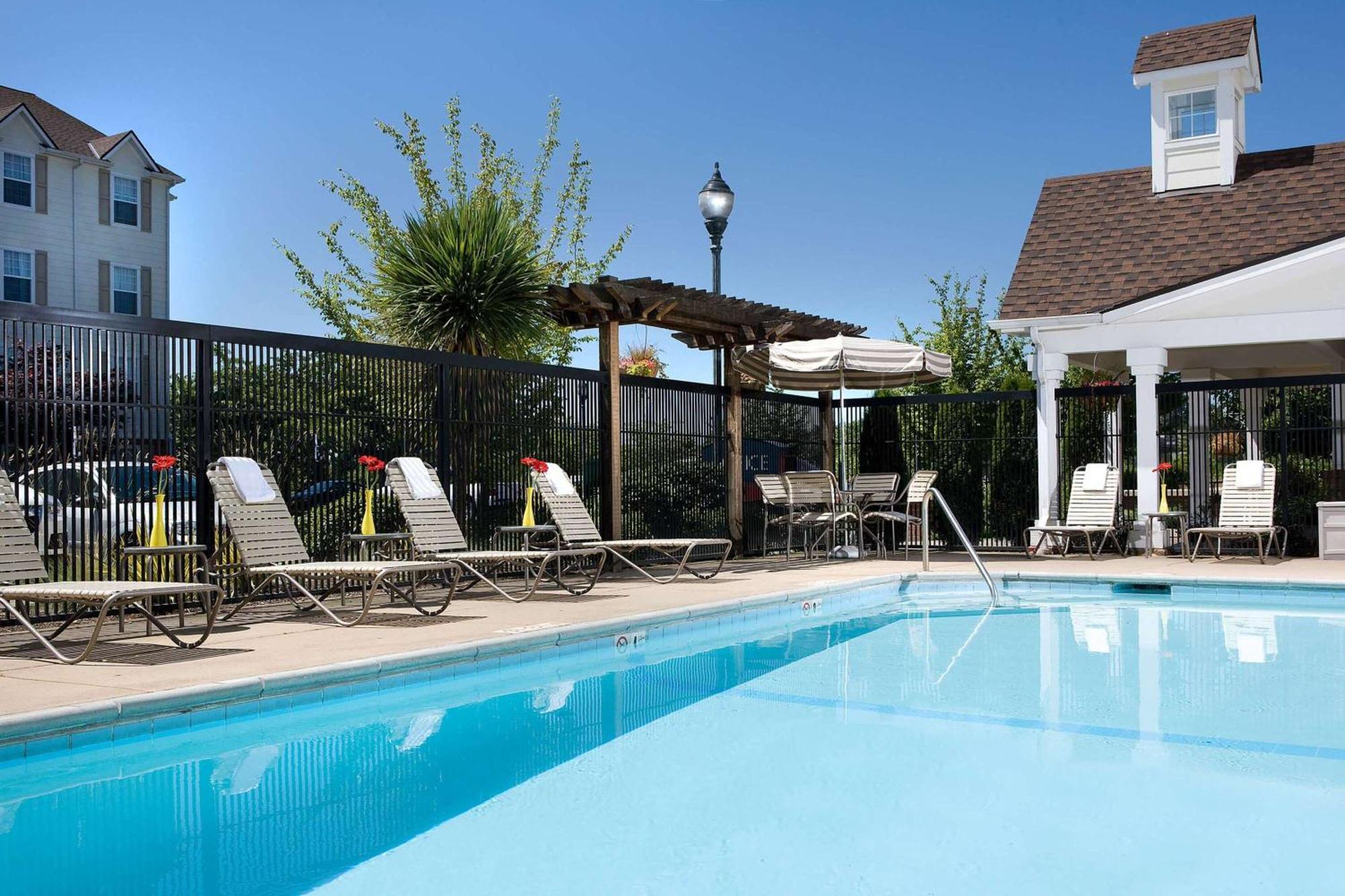 Sonesta Simply Suites Seattle Renton Bagian luar foto